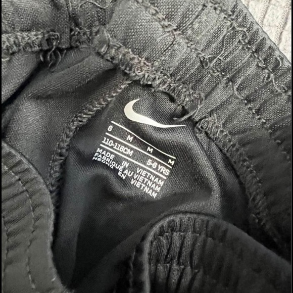 4 pairs of Nike Shorts - Picture 4 of 4